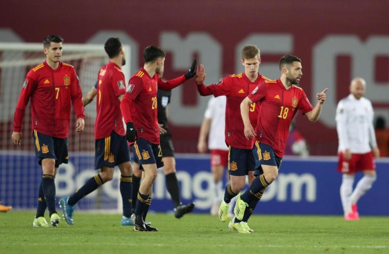 西班牙传控打法独步欧洲杯，展现足球新风尚